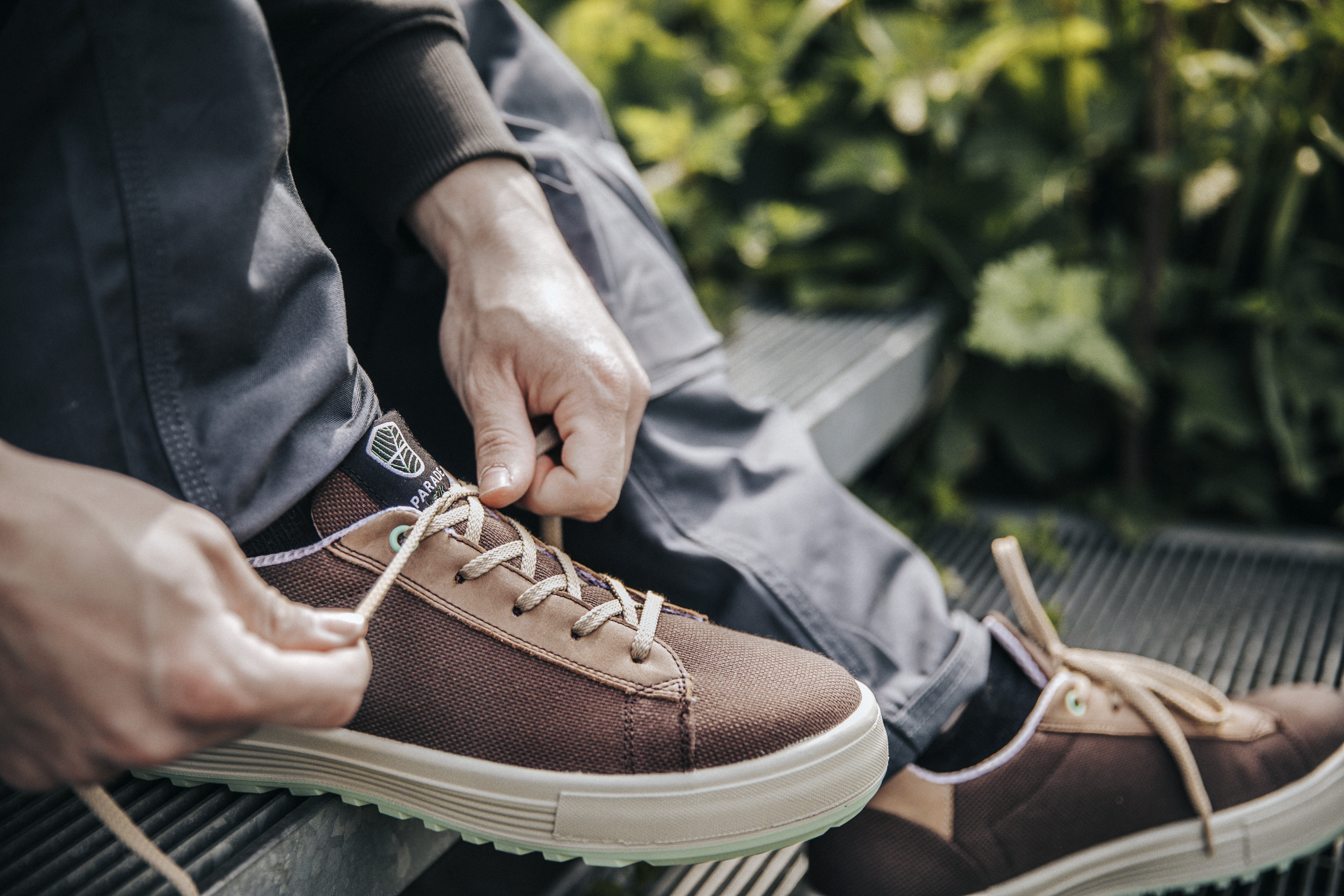 Mod&egrave;le de chaussures de travail avec lacets : Verger